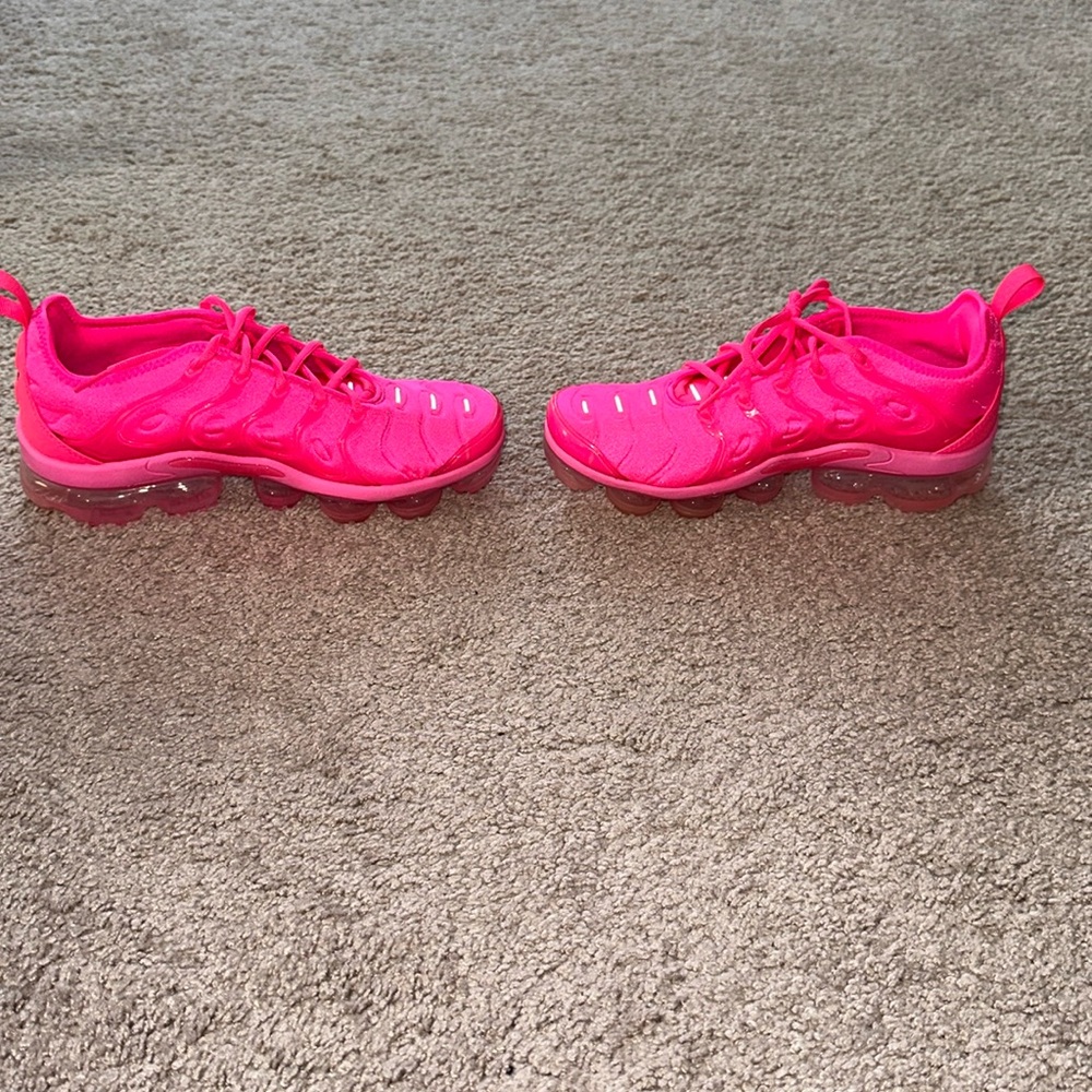 Nike Air Vapormax PLUS (Pink)